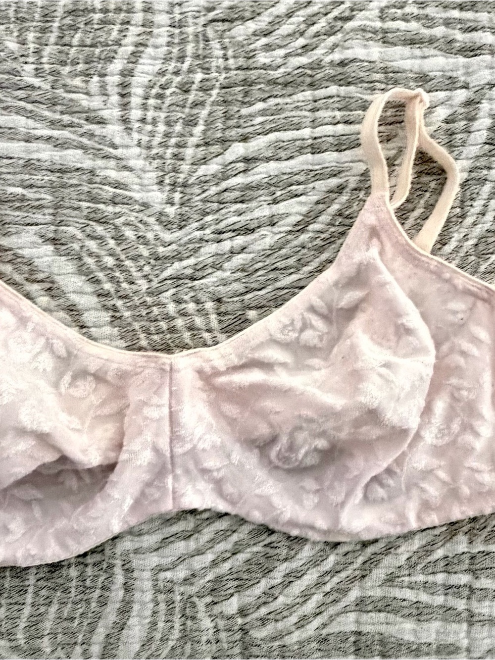 Liz Claiborne Pale Pink Lace Underwire Bra